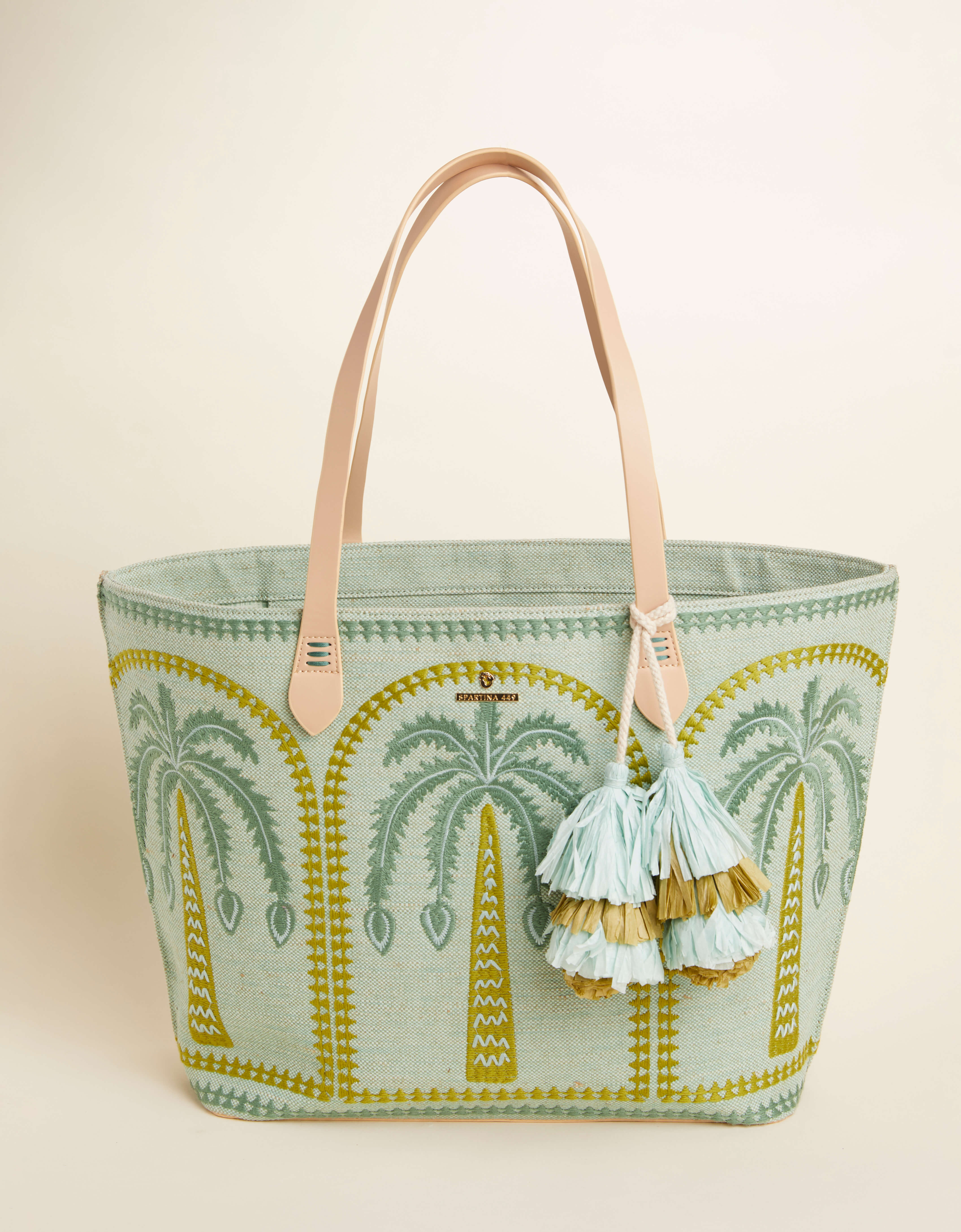 Fiesta Tote Richmond Hill Sea Foam Palms1