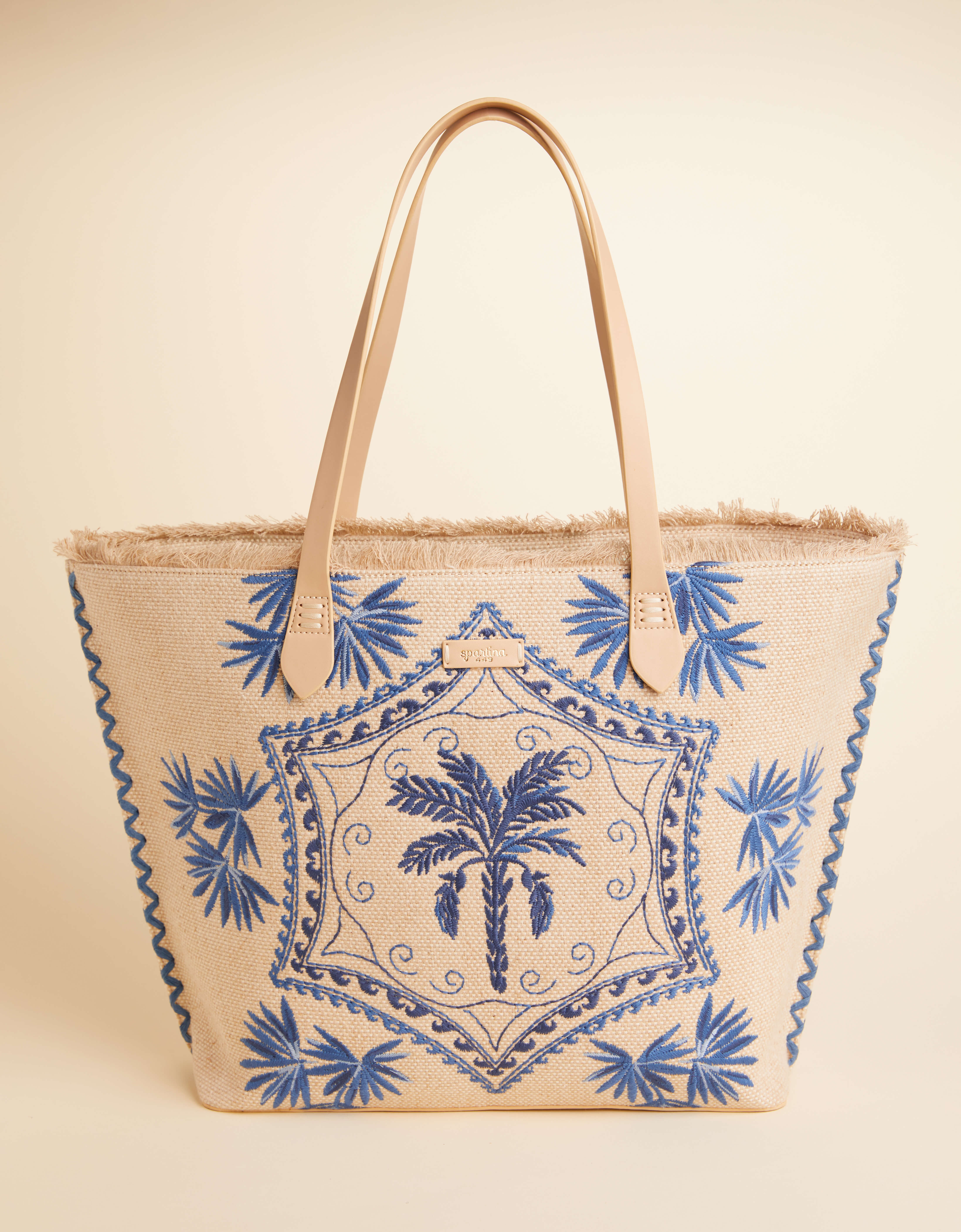 Beach Tote Ogeechee Palm Medallion - Main Image